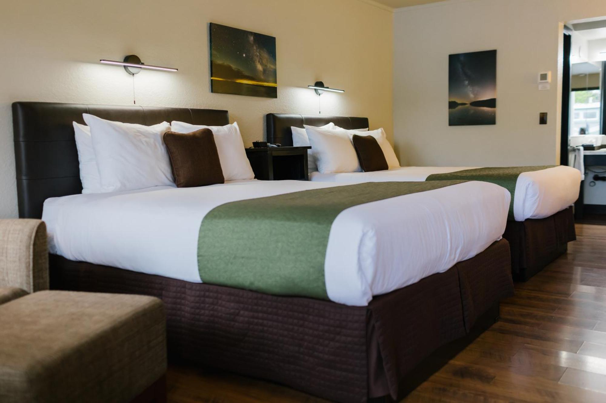 Earthbox & Inn