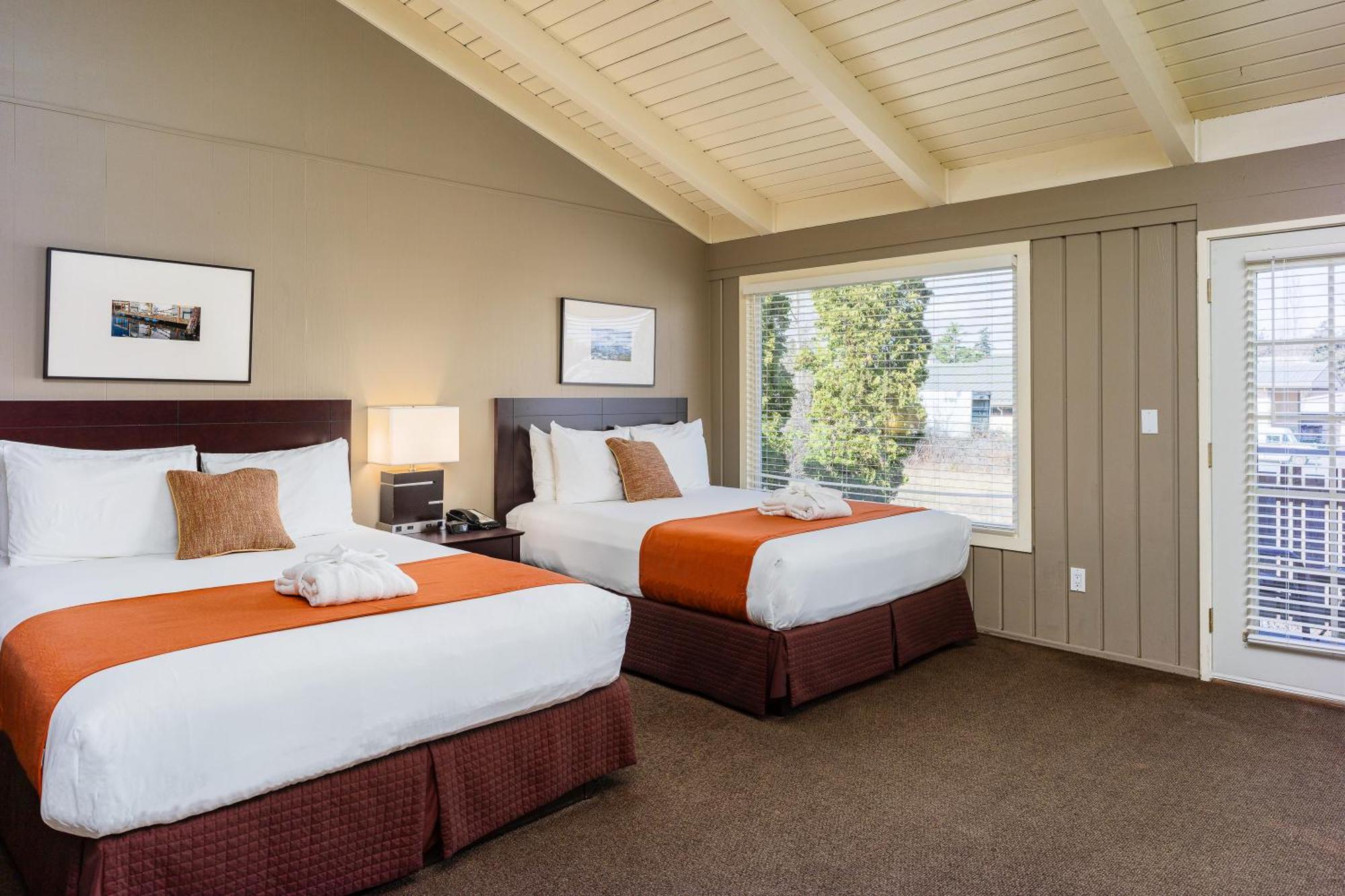 Earthbox & Inn Friday Harbor