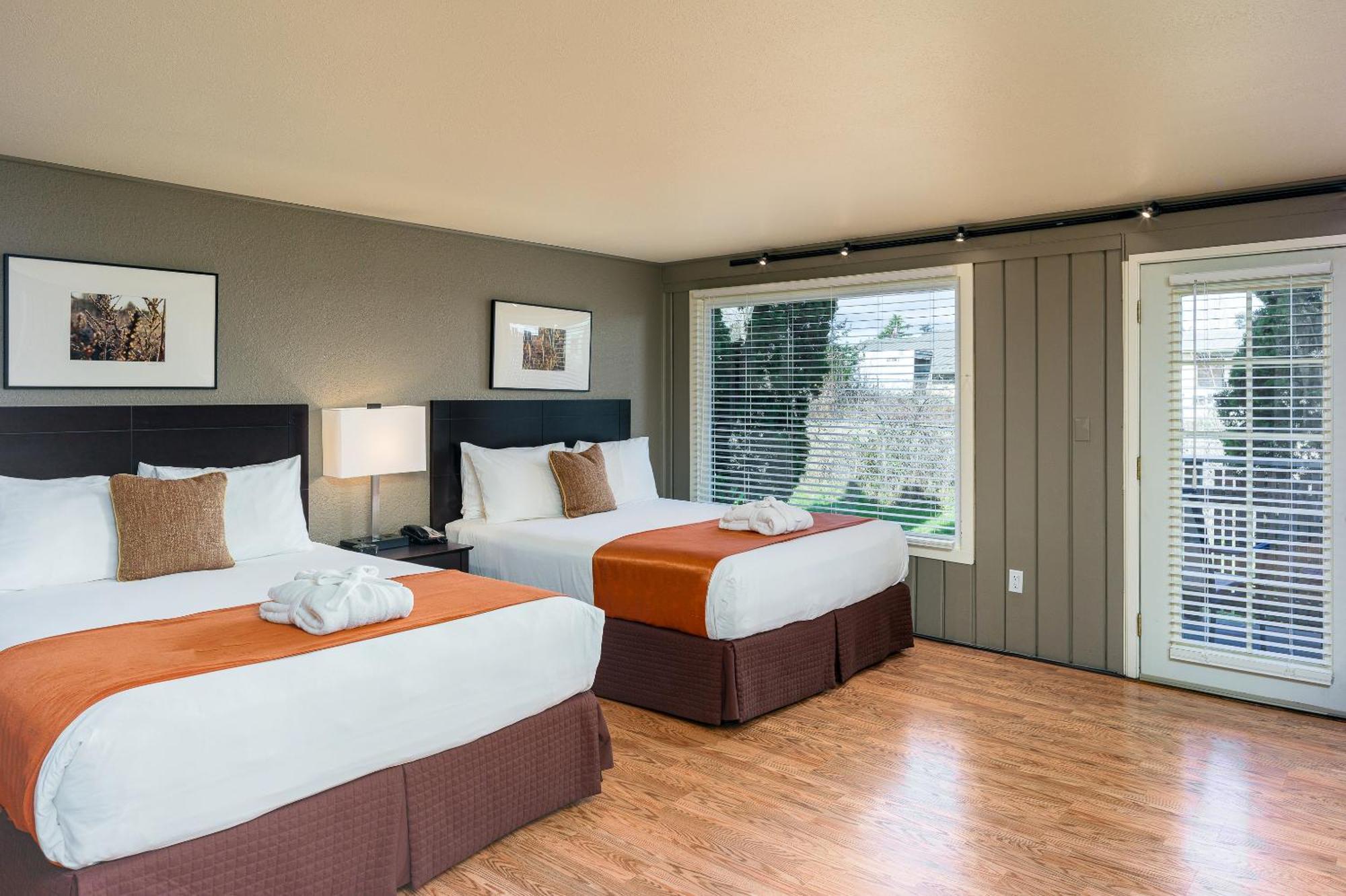 Earthbox & Inn