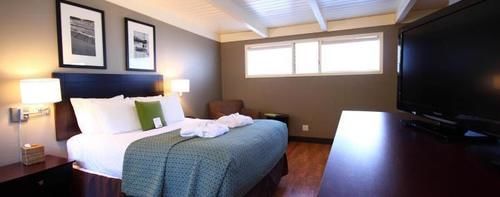 Earthbox & Inn